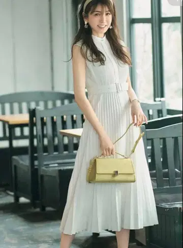 CELFORD 플리츠 칼라 원피스 화이트 36