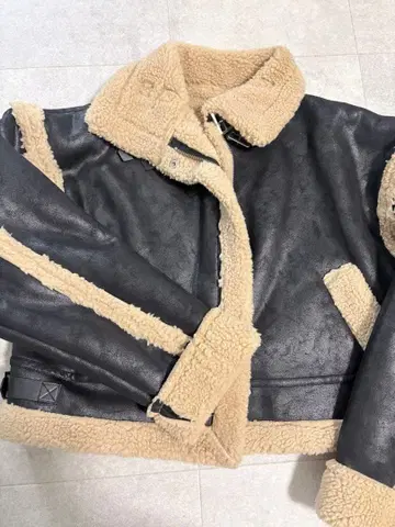 스파이럴걸 SPIRAL GIRL 블랙 무스탕 코트