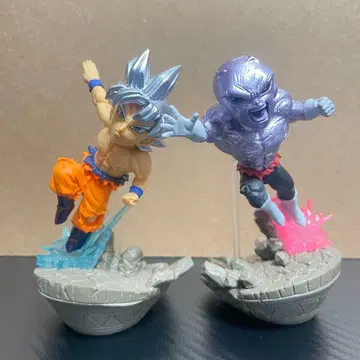 드래곤볼 월드 콜렉터블 디오라마 손오공 (무의식의 극의) VS 지렌