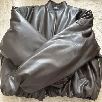 alo 아로 faux 레더 봄버 자켓