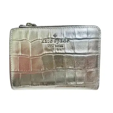 새상품 kate spade 매디슨 메탈릭 크로커 엠보싱 접이식 지갑 실버