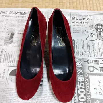 피치 존 빨간색 스웨이드 힐 펌프스