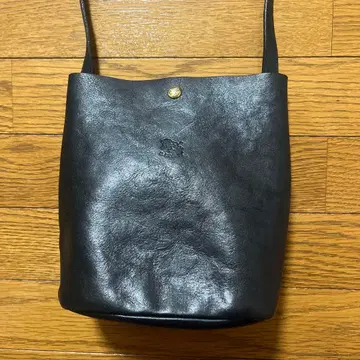 IL BISONTE 블랙 가죽 숄더백