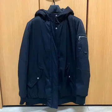 블랙 다운 자켓