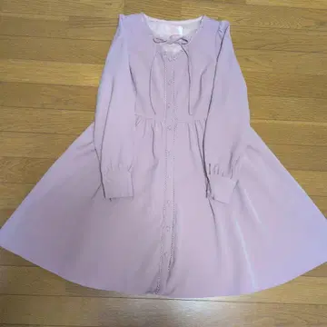 핑크의 긴팔 A라인 원피스