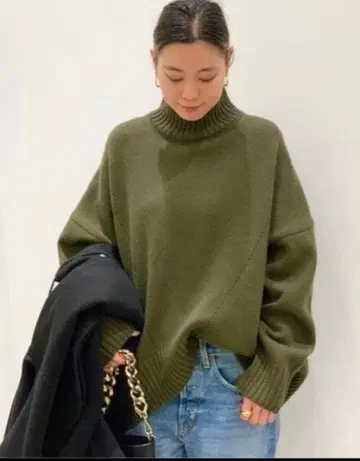 ticca 카키 하이넥 니트