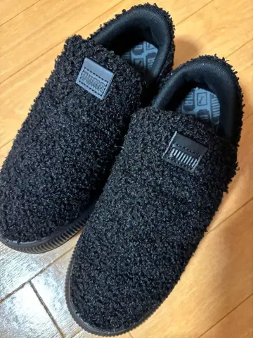 PUMA 블랙 패브릭 슬립온