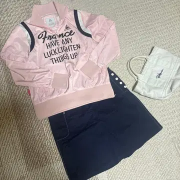 르꼬끄의 핑크 자켓과 마리끌레르의 네이비 스커트 세트