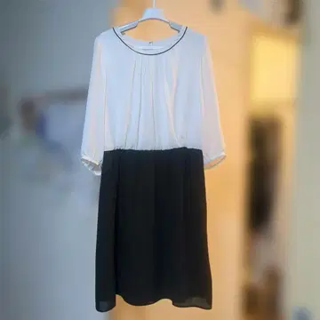 화이트 블랙 7부 소매 무릎 기장 원피스 사이즈 15호 (15AR)