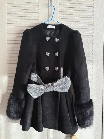 pium 하트 버튼 리본 벨트 샤기 코트