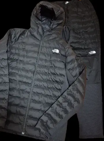 THE NORTH FACE 블랙 후드 부착 다운 자켓 다운 팬츠