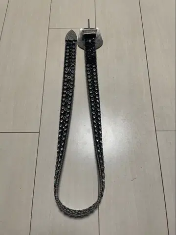 스터드 장식 블랙 벨트