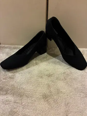 VIVAIA 스퀘어토 청키 밑창 니트 펌프스 블랙 24.5