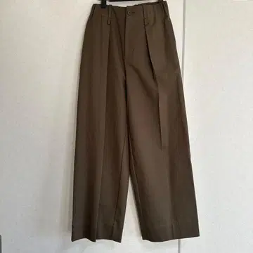 [ 미사용 새상품 ] ISSEY MIYAKE 카키 팬츠