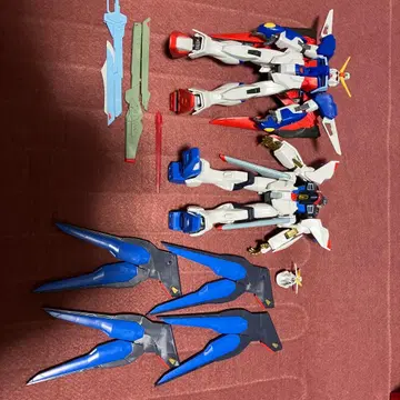 무인 1/100 프리덤 계열 2체 정크