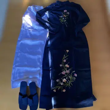 네이비 꽃무늬 자수 아오자이 베트남 드레스 샌들 포함 셋업