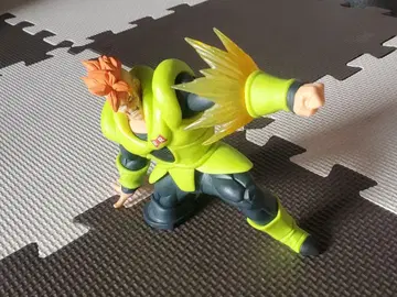 드래곤볼 피규어 인조인간 16호입니다.