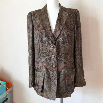 이타리야 페이즐리 무늬 긴팔 자켓 브라운 계열 실크 11 큐빅