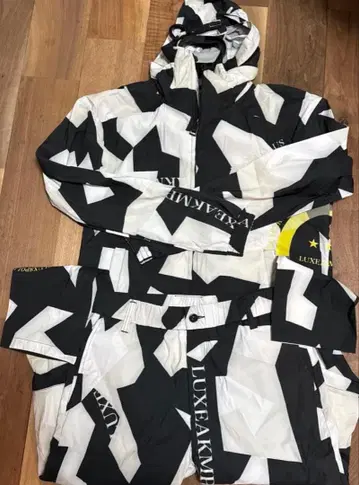 정가 33,880엔 LUXEAKMPLUS 셋업 자켓 팬츠 골프