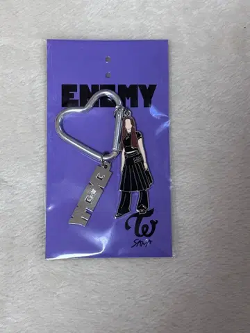 TWICE ENEMY 사나 카라비너