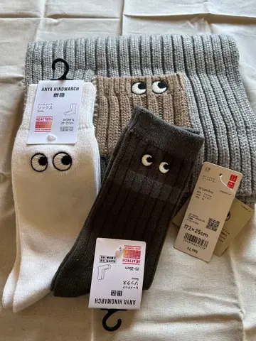 유니클로 안야 힌드마치 머플러 히트텍 양말