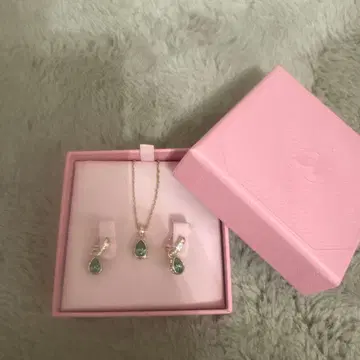 스와로브스키 그린 컬러 스톤 목걸이와 귀찌 세트