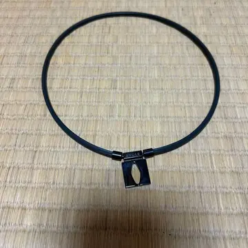 ANGLE 심플한 블랙 목걸이