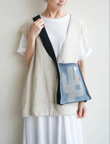 프렌치불 숄더백 그라니프 미나 페르호넨 ichi grin