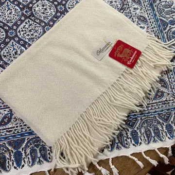 새상품 캐시미어 100% 머플러 화이트