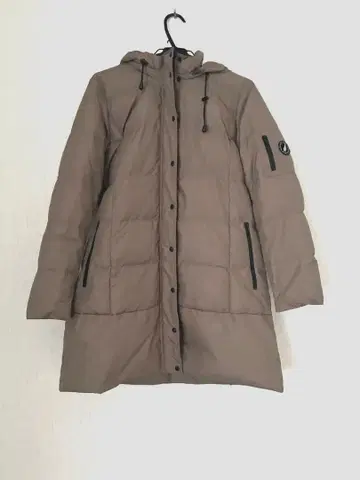 브라운 후드 부착 롱 다운 자켓