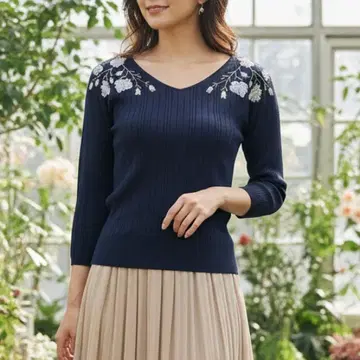 le reve vaniller 숄더 자수 리브 니트 V넥 네이비 컬러 M