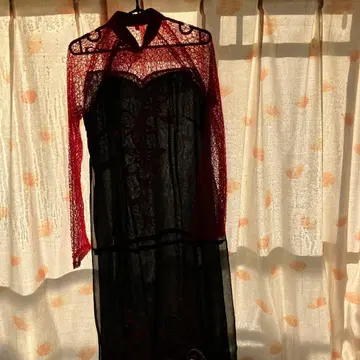 자수 장식 블랙 레드 차이나 드레스