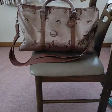 로고 프린트 토트백 베이지 브라운 Guy Laroc