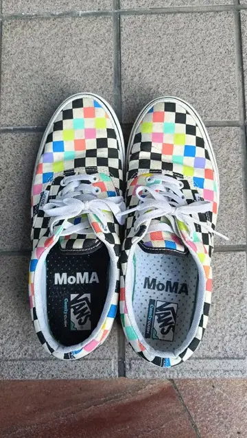 Vans MoMA 콜라보 스니커즈