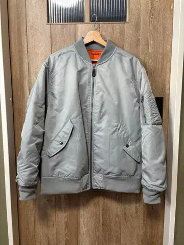 GU 히트 패디드 MA-1 블루종 실버 플라이트 자켓 실버