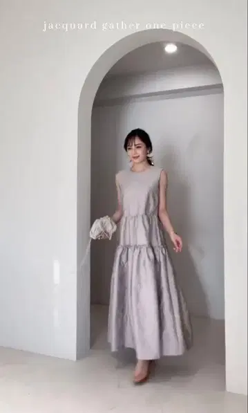 아뉴앙스 자카드 개더 원피스 그레이 베이지 M