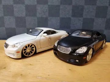 렉서스 SC430 미니카 2대 세트 1/24