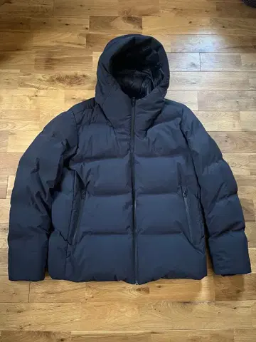 유니클로 심리스 다운 파카 3D 블랙 XL