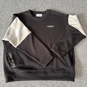 준앤로프 보아 안감 맨투맨 트레이닝복 블랙