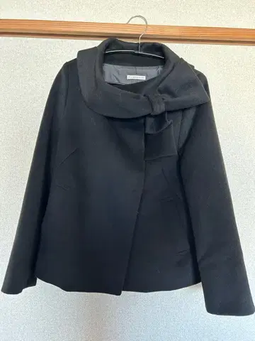 윌 셀렉션 리본 모티브 숏코트