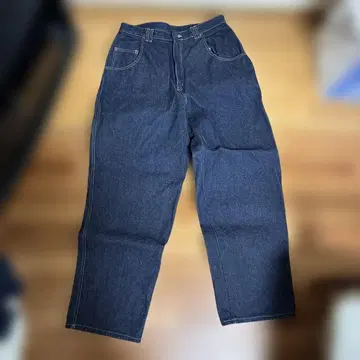 다크 블루 스트레이트 레그 데님 L 사이즈