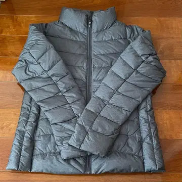 유니클로 울트라 라이트 다운 자켓 여성용 그레이 M 사이즈