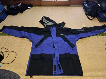 가마가츠, 고어텍스, 가공 블랙과 보라색의 상하의 세트