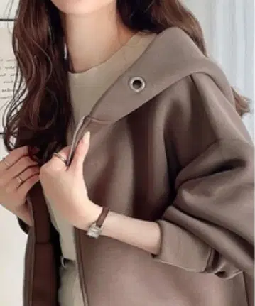 브라운 후드 부착 후드티