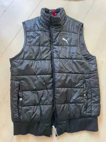 PUMA 블랙 다운 베스트