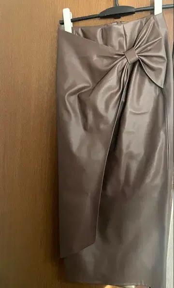 ZARA 리본 포함 브라운 타이트 스커트