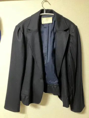 내추럴 뷰티 네이비 테일러드 자켓 혼방 소재