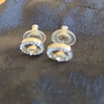 SWAROVSKI 스터드 귀걸이