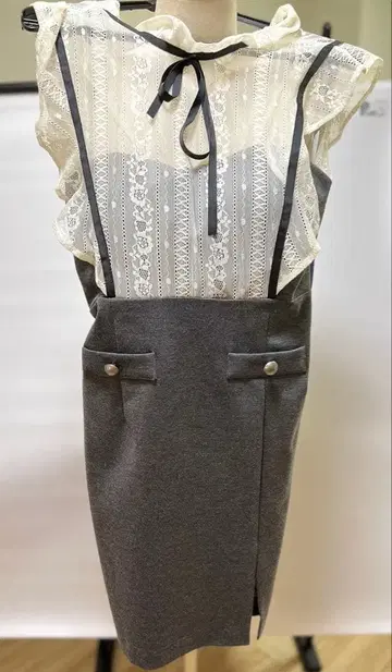 데이지 스토어 레이스 타이트 드레스 그레이