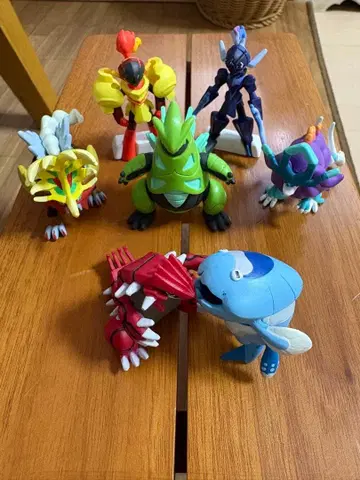 몬코레 외 7체 세트